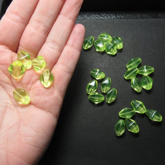 25 UG Lantern beads - Picture 7 of 10